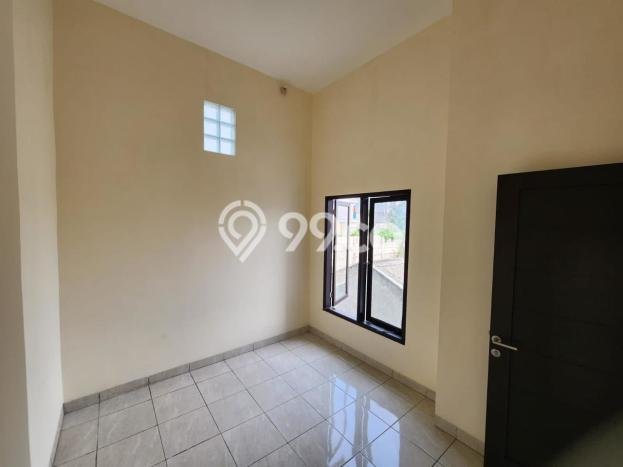 Jual Rumah Eksklusif 3 KT di Green Lake City, Jakarta Barat Jual Rumah Eksklusif 3 KT di Green Lake City, Jakarta Barat