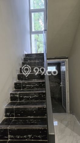 Hunian Cantik Modern Lb 120m2 di BSD, Tangerang Selatan Hunian Cantik Modern Lb 120m2 di BSD, Tangerang Selatan