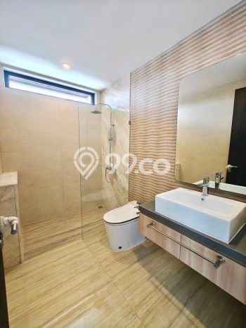 Ready to Use! Luxury House LT 248m2 Desain Modern di Alam Sutera Ready to Use! Luxury House LT 248m2 Desain Modern di Alam Sutera