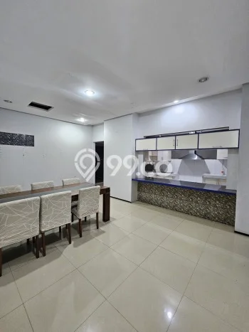 Disewakan! Rumah 5 Kamar Tidur &
4 Kamar Mandi di Kav DKI, Jakarta Barat Disewakan! Rumah 5 Kamar Tidur &
4 Kamar Mandi di Kav DKI, Jakarta Barat