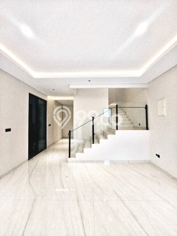 Hunian Elit LB 600m2 Siap Huni Desain Elegan di Puri Indah, Jakarta Barat Hunian Elit LB 600m2 Siap Huni Desain Elegan di Puri Indah, Jakarta Barat