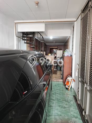 Hunian Mewah LB 250m2 Siap Huni Desain Elegan di Meruya, Jakarta Barat Hunian Mewah LB 250m2 Siap Huni Desain Elegan di Meruya, Jakarta Barat