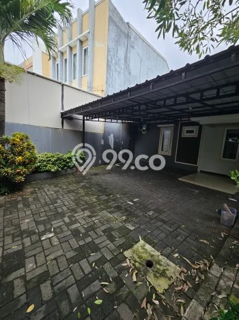 Disewakan! Rumah 5 Kamar Tidur &
4 Kamar Mandi di Kav DKI, Jakarta Barat Disewakan! Rumah 5 Kamar Tidur &
4 Kamar Mandi di Kav DKI, Jakarta Barat
