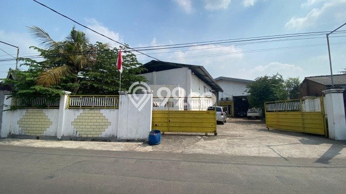 Area Ramai! Gudang Dijual di Krian untuk Bisnis Luas Bangunan 760m2 Area Ramai! Gudang Dijual di Krian untuk Bisnis Luas Bangunan 760m2