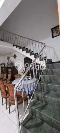 Rumah Elit Modern Tanpa Renovasi di Mojoarum Surabaya Rumah Elit Modern Tanpa Renovasi di Mojoarum Surabaya