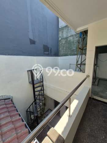 Rumah Strategis Minimalis Lb 220m2 di Waru, Sidoarjo Rumah Strategis Minimalis Lb 220m2 di Waru, Sidoarjo