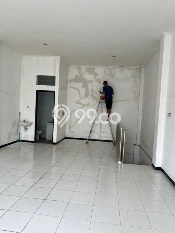 FOR RENT! Ruko di Manyar Cocok untuk Bisnis 50m2 FOR RENT! Ruko di Manyar Cocok untuk Bisnis 50m2