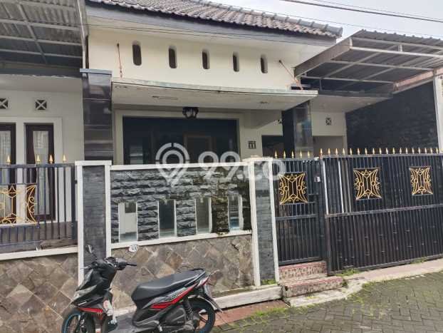Dijual Cepat Rumah Favorit Siap Huni LB 145m2 di Taman, Sidoarjo Dijual Cepat Rumah Favorit Siap Huni LB 145m2 di Taman, Sidoarjo