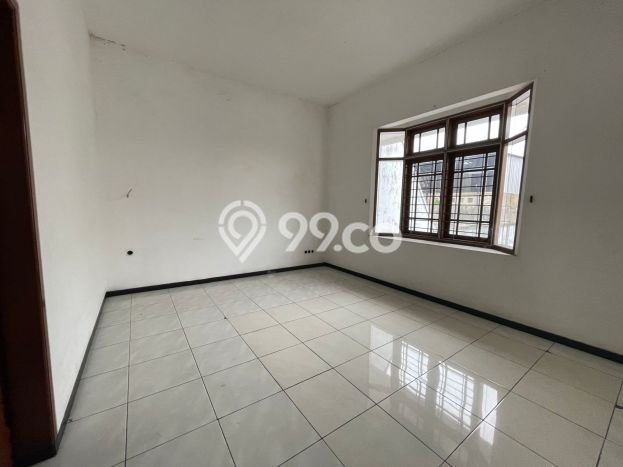 Jual Rumah Luas Megah Dengan View Cantik di Margorejo, Surabaya Jual Rumah Luas Megah Dengan View Cantik di Margorejo, Surabaya