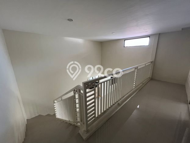 Jual Rumah Bagus Siap Huni LB 200m2 di Dukuh Pakis, Surabaya Jual Rumah Bagus Siap Huni LB 200m2 di Dukuh Pakis, Surabaya