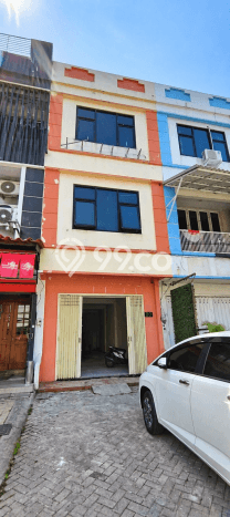 Ruko Bagus Dijual LB 324m2 Lokasi Strategis Surabaya Area Cocok untuk Berbisnis Ruko Bagus Dijual LB 324m2 Lokasi Strategis Surabaya Area Cocok untuk Berbisnis