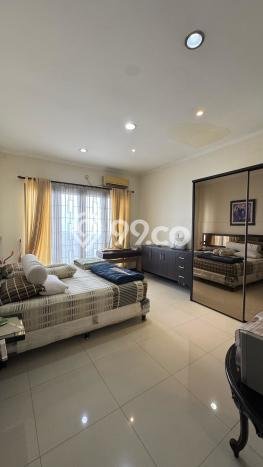 Rumah Mewah LB 250m2 Siap Pakai Desain Elegan di Nginden, Surabaya Rumah Mewah LB 250m2 Siap Pakai Desain Elegan di Nginden, Surabaya