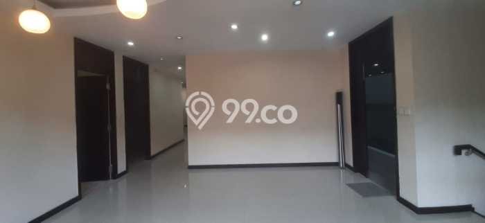 Unit Komersial Dijual di Kebayoran Baru Jakarta Selatan 365m2 Unit Komersial Dijual di Kebayoran Baru Jakarta Selatan 365m2