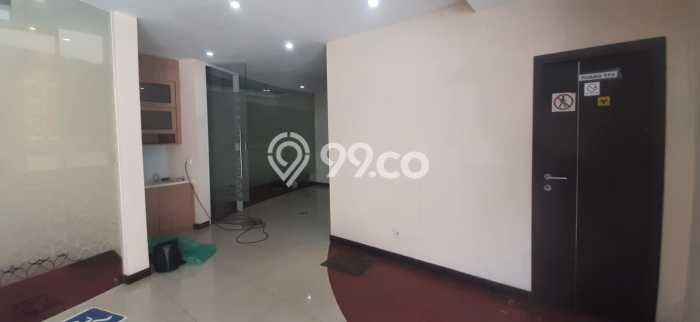 Unit Komersial Dijual di Kebayoran Baru Jakarta Selatan 365m2 Unit Komersial Dijual di Kebayoran Baru Jakarta Selatan 365m2