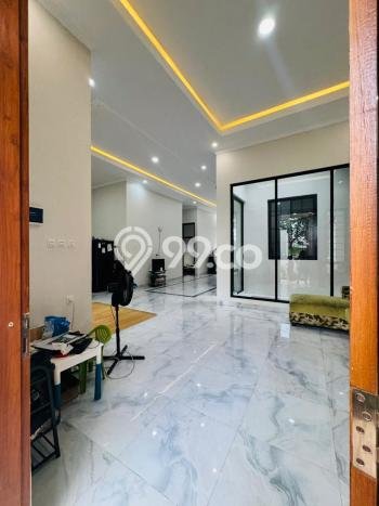 Dijual Rumah Luas Megah Dengan View Cantik di Villa Melati Mas, Tangerang Selatan Dijual Rumah Luas Megah Dengan View Cantik di Villa Melati Mas, Tangerang Selatan