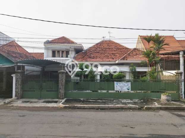 Siap Huni Rumah Mewah 4 Kamar di Sawahan Dekat ke Mana Pun Siap Huni Rumah Mewah 4 Kamar di Sawahan Dekat ke Mana Pun