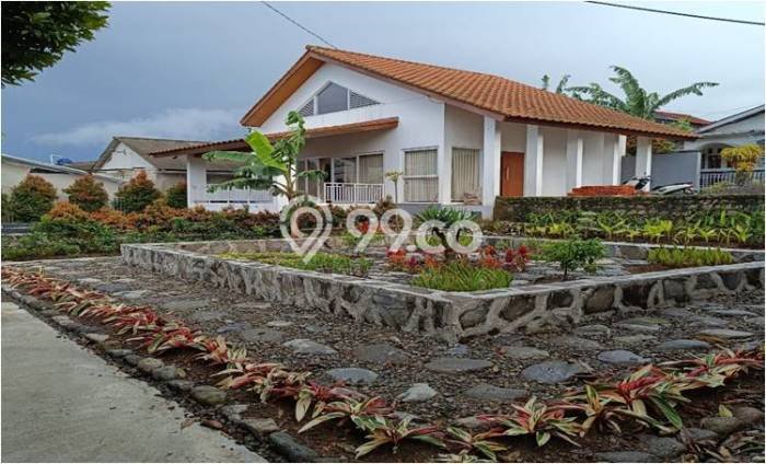 FOR SALE! Vila di , Luas 880m2m², Lokasi Strategis FOR SALE! Vila di , Luas 880m2m², Lokasi Strategis