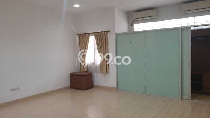 Hunian Mewah Siap Huni LT 258m2 di Palmerah, Jakarta Barat Hunian Mewah Siap Huni LT 258m2 di Palmerah, Jakarta Barat