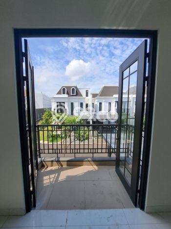For Sale! Premium House LT 180m2 Desain Elegan di Bekasi For Sale! Premium House LT 180m2 Desain Elegan di Bekasi