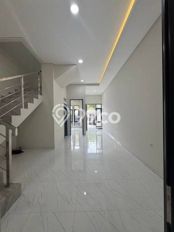 Dijual Cepat Rumah Bagus Siap Huni LB 90m2 di Tenggilis Mejoyo, Surabaya Dijual Cepat Rumah Bagus Siap Huni LB 90m2 di Tenggilis Mejoyo, Surabaya