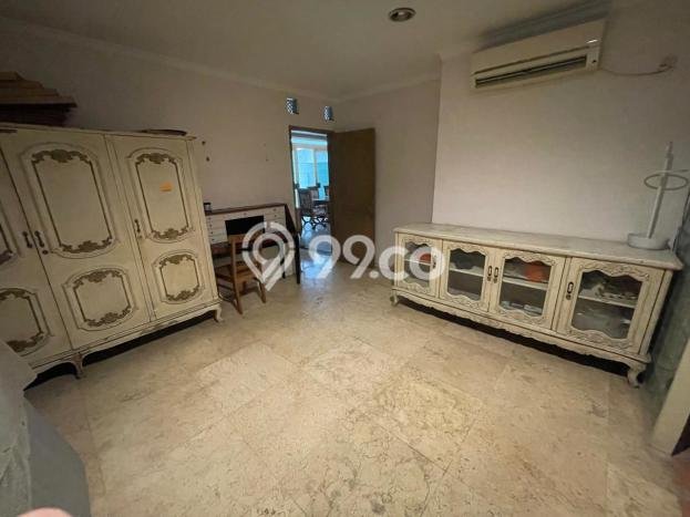 Hunian 8 Kamar Lengkap Disewakan di Menteng Harga Kompetitif Hunian 8 Kamar Lengkap Disewakan di Menteng Harga Kompetitif