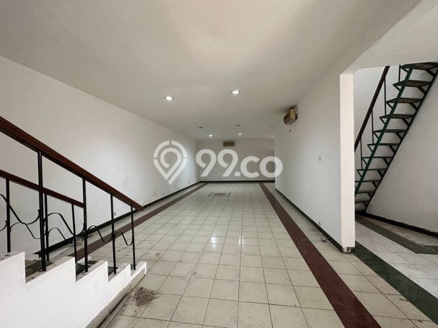 Hunian 7 Kamar Siap Huni Disewakan di Menteng Harga Kompetitif Hunian 7 Kamar Siap Huni Disewakan di Menteng Harga Kompetitif