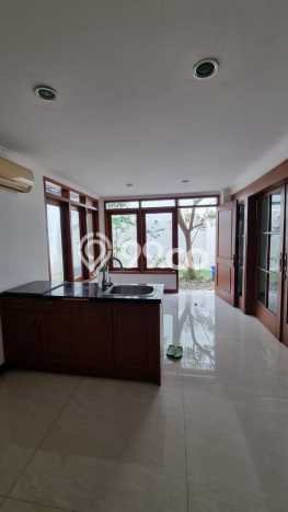 Disewakan Hunian Konsep Modern di Menteng Jakarta Pusat dengan 4 Kamar Disewakan Hunian Konsep Modern di Menteng Jakarta Pusat dengan 4 Kamar