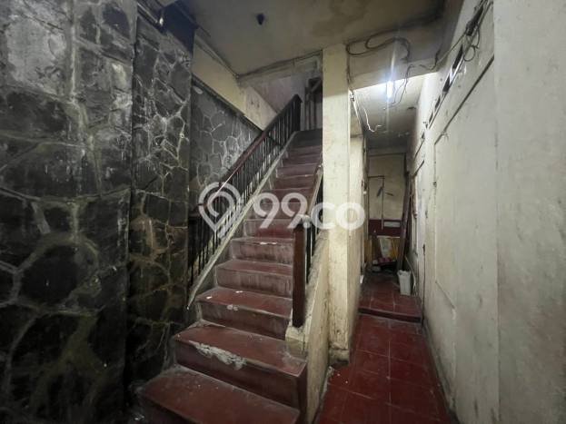 Lokasi strategis! Rumah siap huni dikontrakkan di Menteng LB 600m2 Lokasi strategis! Rumah siap huni dikontrakkan di Menteng LB 600m2