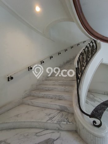 Hunian Modern Dikontrakkan 5 Kamar di Menteng Bisa Nego Hunian Modern Dikontrakkan 5 Kamar di Menteng Bisa Nego