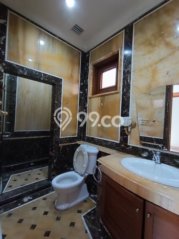 Hunian Modern Dikontrakkan 5 Kamar di Menteng Bisa Nego Hunian Modern Dikontrakkan 5 Kamar di Menteng Bisa Nego