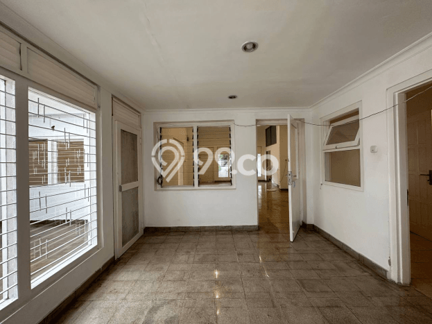 Rumah Modern Disewakan di Menteng Jakarta Pusat Lokasi Sangat Strategis Rumah Modern Disewakan di Menteng Jakarta Pusat Lokasi Sangat Strategis
