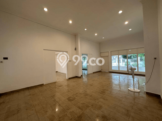 Rumah Modern Disewakan di Menteng Jakarta Pusat Lokasi Sangat Strategis Rumah Modern Disewakan di Menteng Jakarta Pusat Lokasi Sangat Strategis