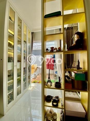 Hunian Elit LB 180m2 Siap Pakai Desain Elegan di Gading Serpong, Tangerang Hunian Elit LB 180m2 Siap Pakai Desain Elegan di Gading Serpong, Tangerang