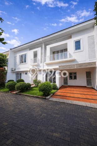 Ready to Use! Luxury House LT 166m2 Desain Elegan di Cirendeu Ready to Use! Luxury House LT 166m2 Desain Elegan di Cirendeu