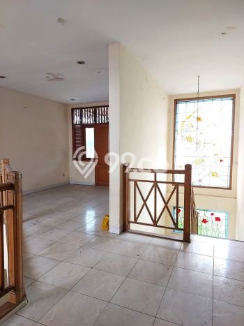 Ready to Use! Luxury House LT 270m2 Desain Modern di Lebak Bulus Ready to Use! Luxury House LT 270m2 Desain Modern di Lebak Bulus