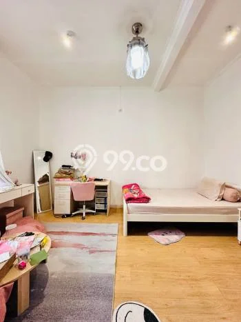 Rumah Luas Asri 3 KT Siap Huni di Cirendeu Jakarta Selatan Rumah Luas Asri 3 KT Siap Huni di Cirendeu Jakarta Selatan