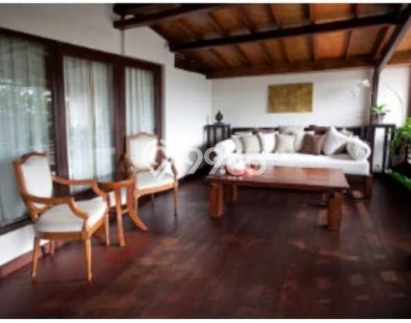 Ready to Use! Premium House LT 462m2 Desain Elegan di Dago Ready to Use! Premium House LT 462m2 Desain Elegan di Dago