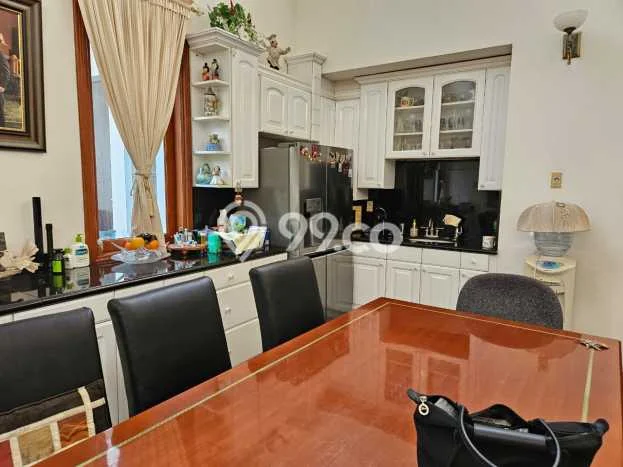 Dijual Rumah Premium dengan Fasilitas Sekitar Lengkap di Menteng, Jakarta Pusat Dijual Rumah Premium dengan Fasilitas Sekitar Lengkap di Menteng, Jakarta Pusat