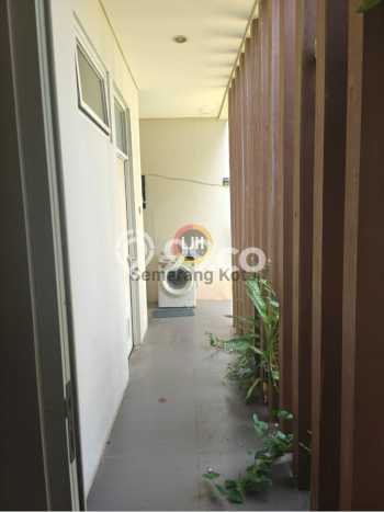 LOKASI PREMIUM! Rumah Strategis di , Luas 348m2m² Bangunan 251m2m² LOKASI PREMIUM! Rumah Strategis di , Luas 348m2m² Bangunan 251m2m²