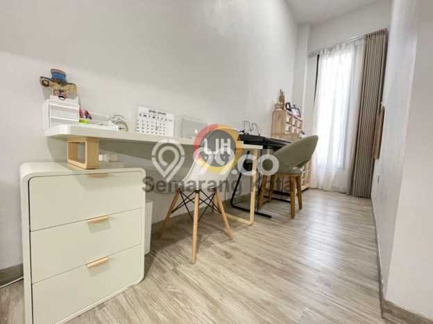Rumah 5 KT 2 KM Luas Tanah 180m2m², Luas Bangunan 160m2m² di Semarang Barat, Semarang Rumah 5 KT 2 KM Luas Tanah 180m2m², Luas Bangunan 160m2m² di Semarang Barat, Semarang