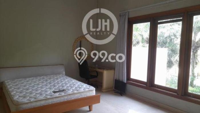 Rumah Nyaman 5 KT di Gajah Mungkur, Semarang - LT 477m2m² Rumah Nyaman 5 KT di Gajah Mungkur, Semarang - LT 477m2m²