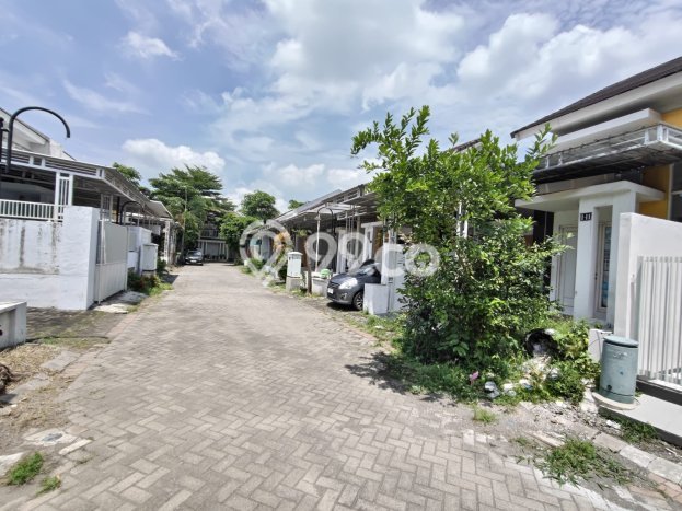 Dijual Rumah Siap Huni di Rungkut Surabaya Harga Rp 340 Juta LT 72m2 Dijual Rumah Siap Huni di Rungkut Surabaya Harga Rp 340 Juta LT 72m2