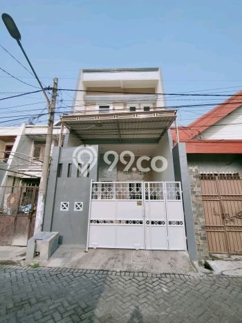 Dijual Cepat Rumah Favorit Siap Huni LB 165m2 di Tambaksari, Surabaya Dijual Cepat Rumah Favorit Siap Huni LB 165m2 di Tambaksari, Surabaya