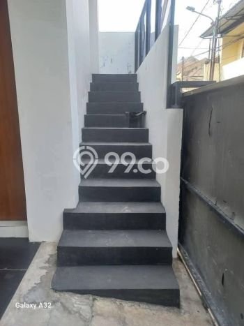 FOR SALE Kost 13 Kamar, 12 Kamar Mandi di Kebayoran Lama, Jakarta Selatan, Luas 280m2 FOR SALE Kost 13 Kamar, 12 Kamar Mandi di Kebayoran Lama, Jakarta Selatan, Luas 280m2