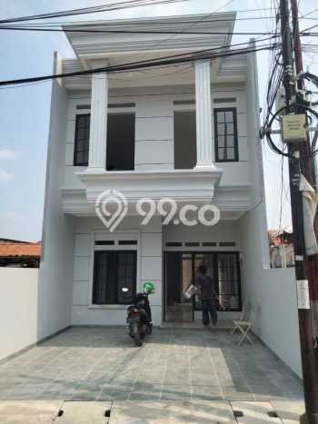 Rumah Luas Asri 3 KT Siap Pakai di Margonda Depok Rumah Luas Asri 3 KT Siap Pakai di Margonda Depok