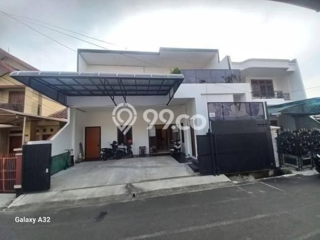 FOR SALE Kost 13 Kamar, 12 Kamar Mandi di Kebayoran Lama, Jakarta Selatan, Luas 280m2 FOR SALE Kost 13 Kamar, 12 Kamar Mandi di Kebayoran Lama, Jakarta Selatan, Luas 280m2
