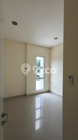 Rumah Elit LB 250m2 Siap Pakai Desain Elegan di Green Lake City, Jakarta Barat Rumah Elit LB 250m2 Siap Pakai Desain Elegan di Green Lake City, Jakarta Barat