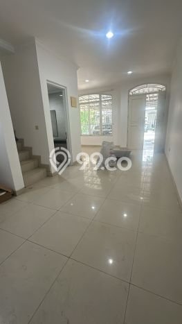 Rumah sewa siap pakai 3 KT di Green Lake City, Jakarta Barat Rumah sewa siap pakai 3 KT di Green Lake City, Jakarta Barat