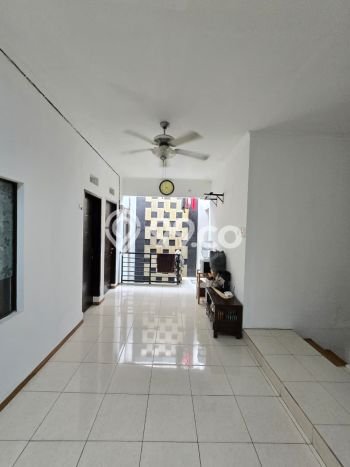 Hunian Mewah LB 200m2 Siap Huni Desain Elegan di Sektor 5 - Bintaro, Tangerang Selatan Hunian Mewah LB 200m2 Siap Huni Desain Elegan di Sektor 5 - Bintaro, Tangerang Selatan