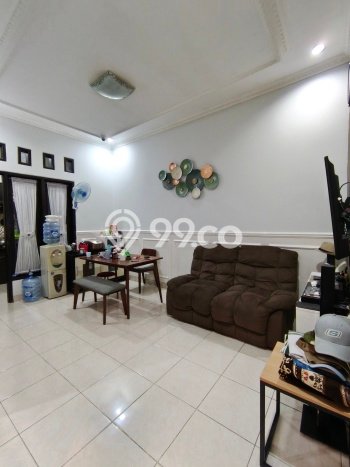 Ready to Use! Luxury House LT 200m2 Desain Elegan di Kemang Ready to Use! Luxury House LT 200m2 Desain Elegan di Kemang